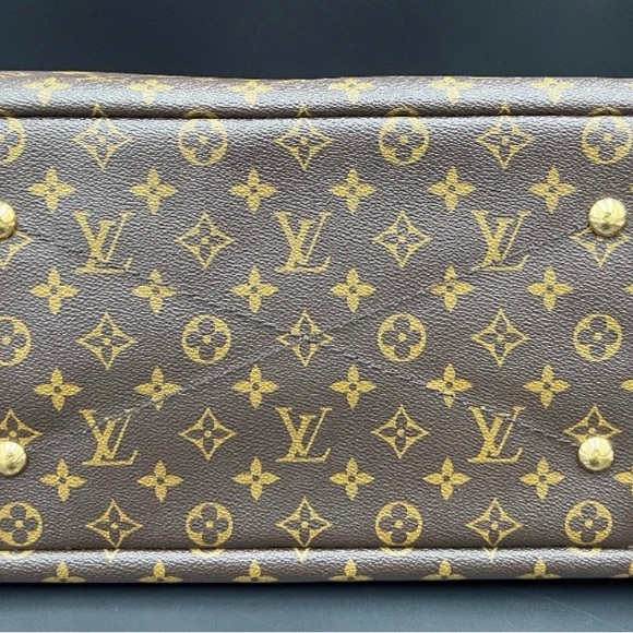 Louis Vuitton Artsy MM Monogram Brown Tote Bag - Picture 13 of 15